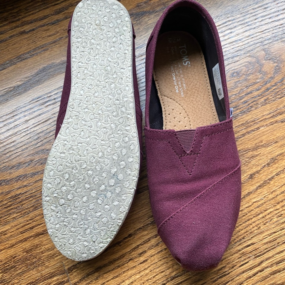 Burgundy Toms